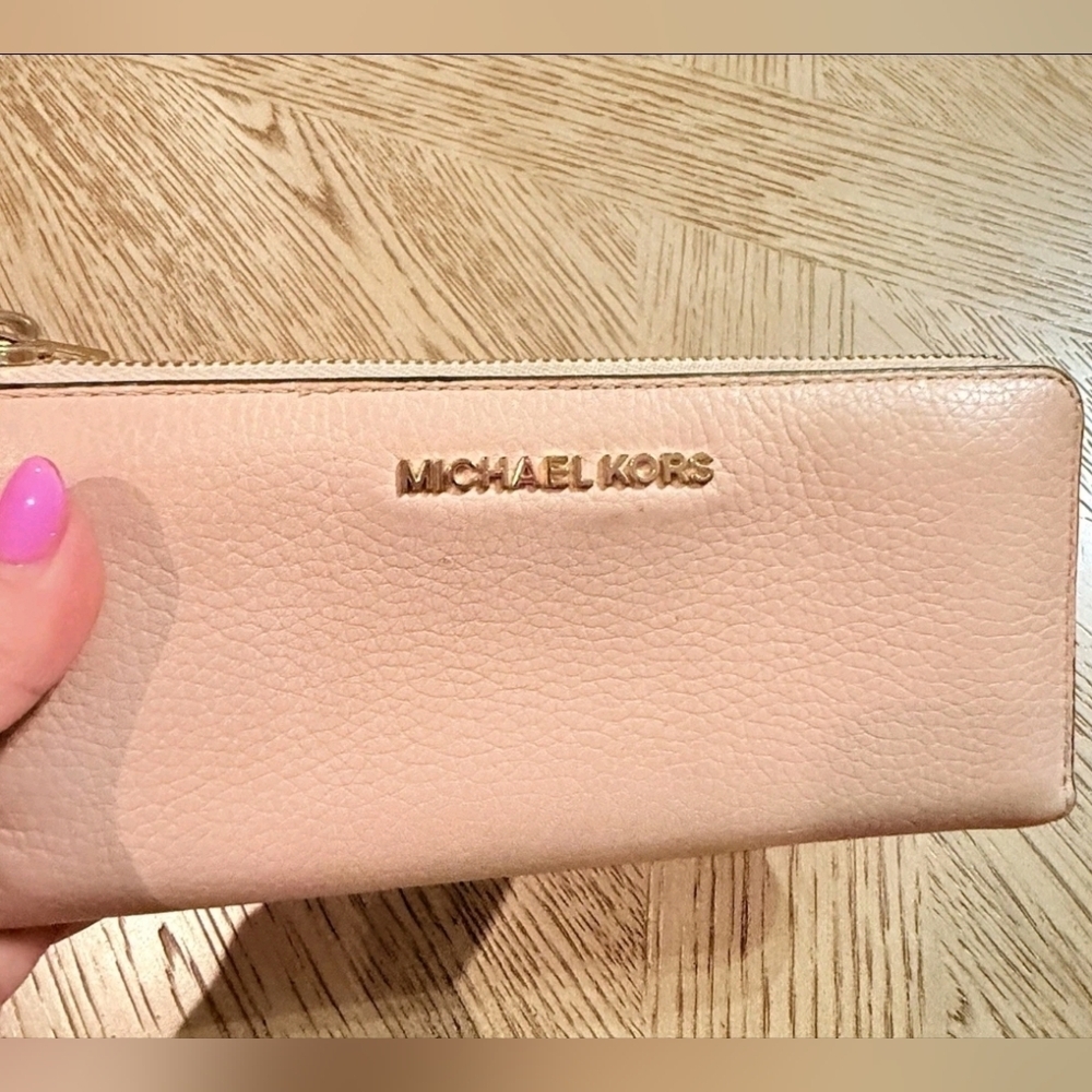 MICHAEL KORS JET SET TRAVEL LARGE 3/4 ZIP WALLET In PEACH NEW GOLD